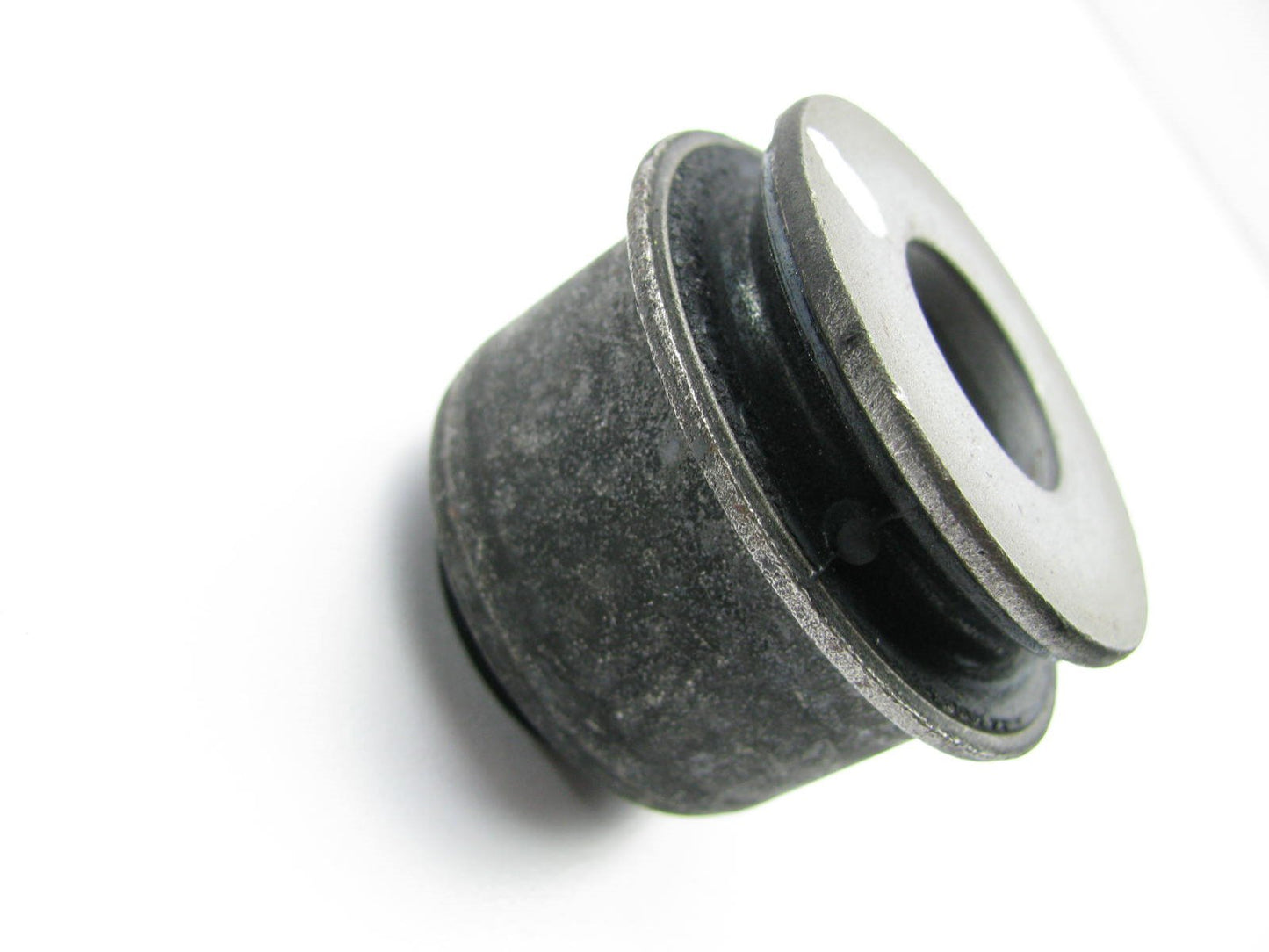 New OEM Rear Suspension Crossmember Bushing For 12-15 Hyundai Sonata 554563V000