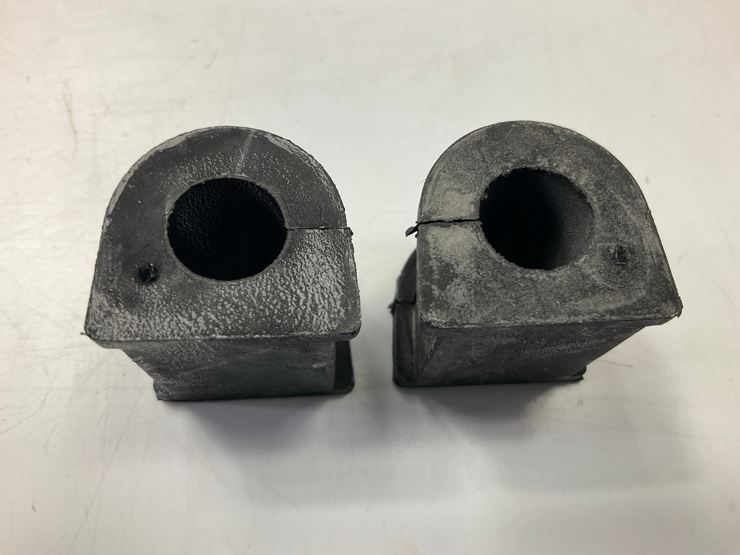 (2) 5557726600 Rear Stabilizer Sway Bar Bushing OEM For 2001-2006 Santa Fe