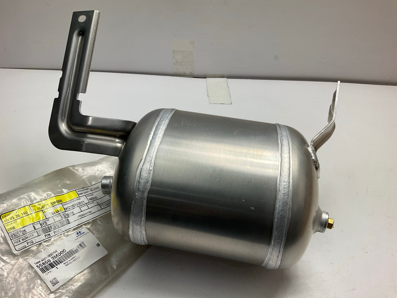NEW Air Suspension Air Reserve Tank OEM For 2011-2016 Hyundai Equus 558503M000