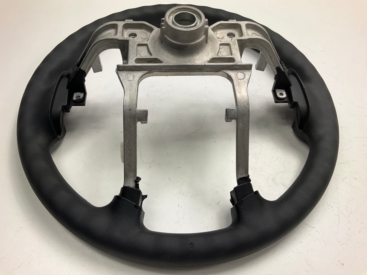 NEW - OEM 56110-2S000-RYDS Steering Wheel For 2013-2015 Hyundai Tucson