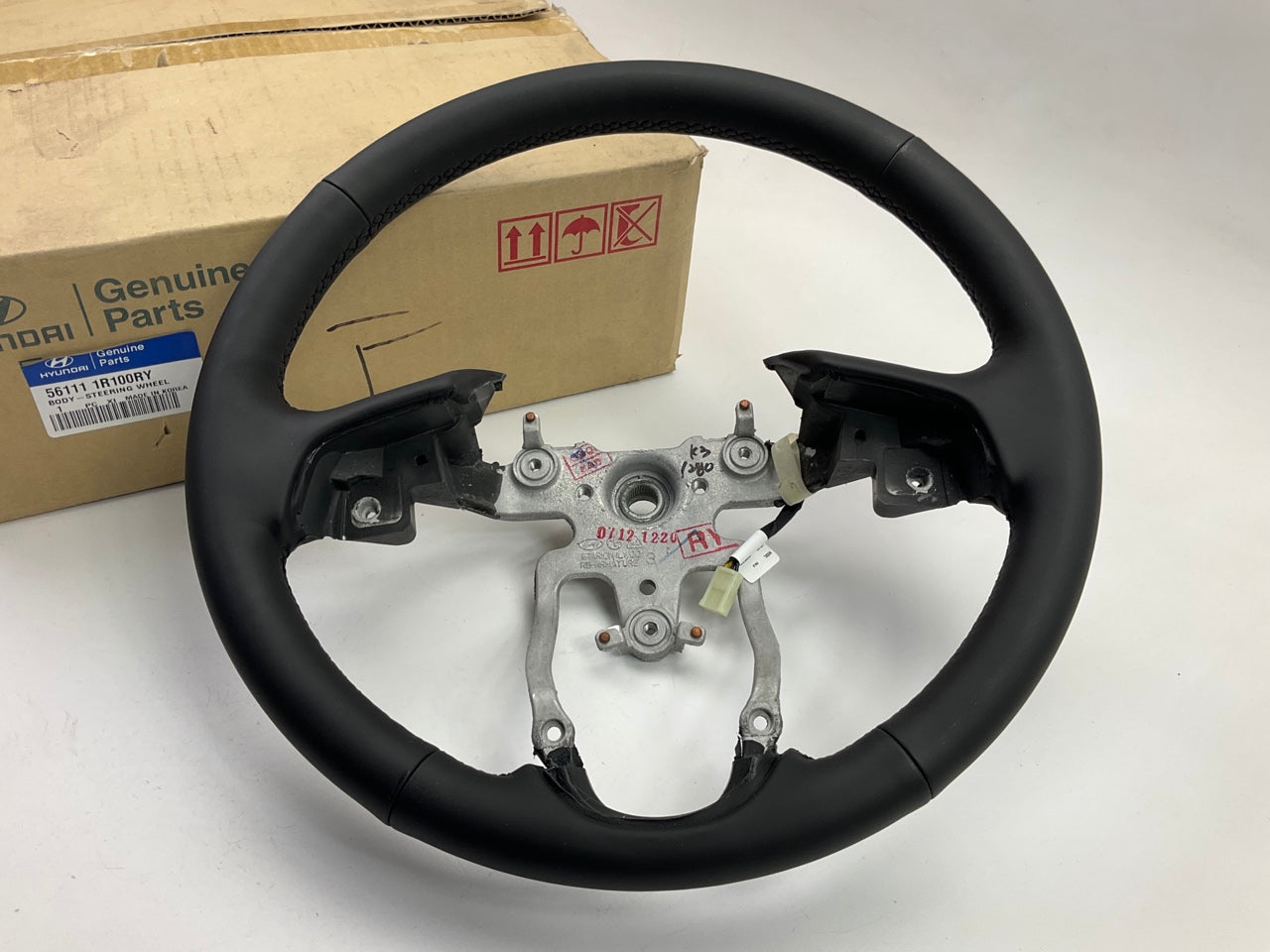NEW GENUINE Steering Wheel OEM For 2011 Hyundai Accent 561111R100RY
