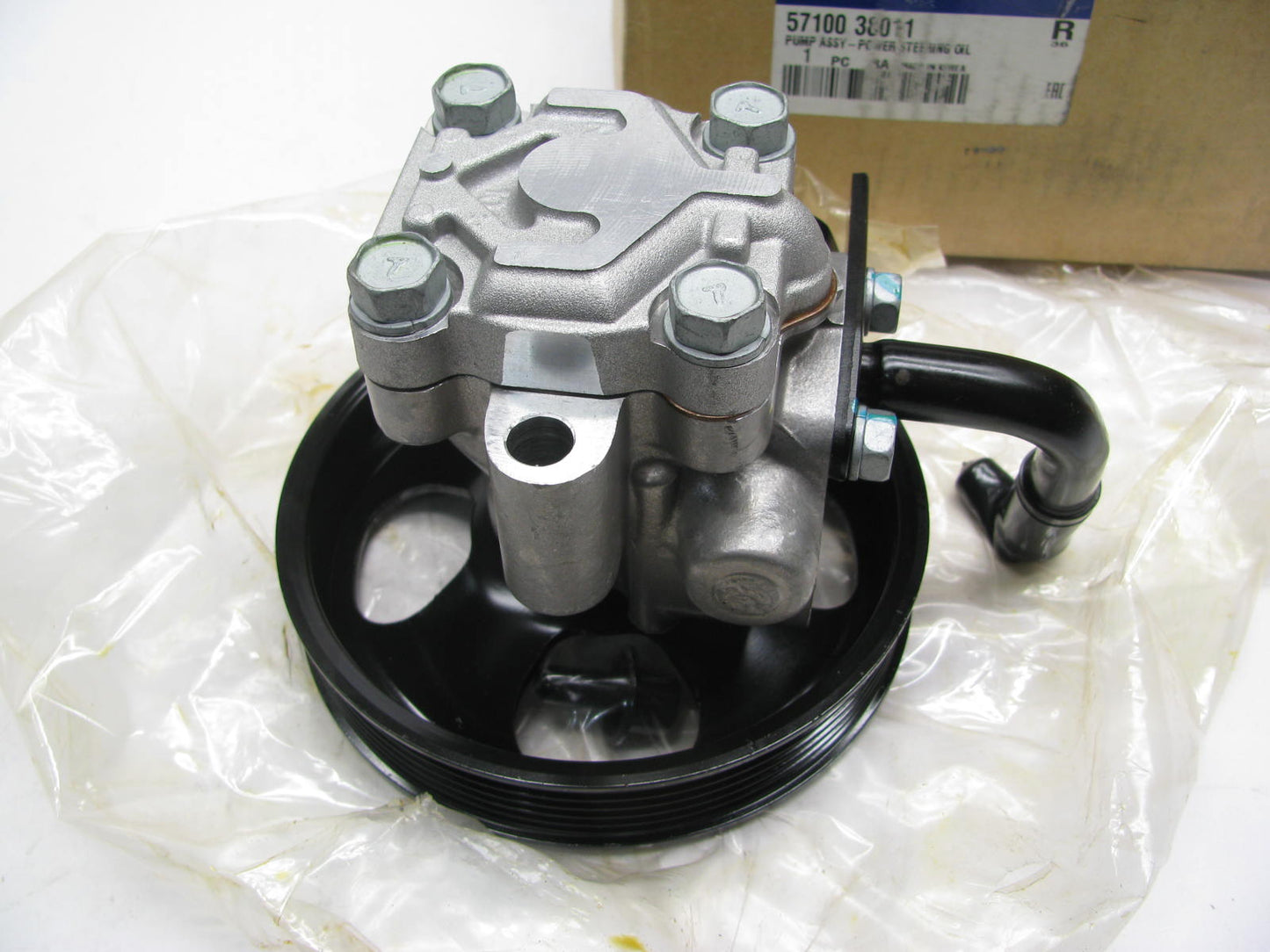 NEW GENUINE 5710038011 Power Steering Pump OEM For 1999-2001 Hyundai Santa Fe