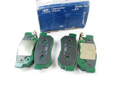 NEW GENUINE Rear Disc Brake Pads OEM For 2001-2006 Hyundai Santa Fe 5830226A30