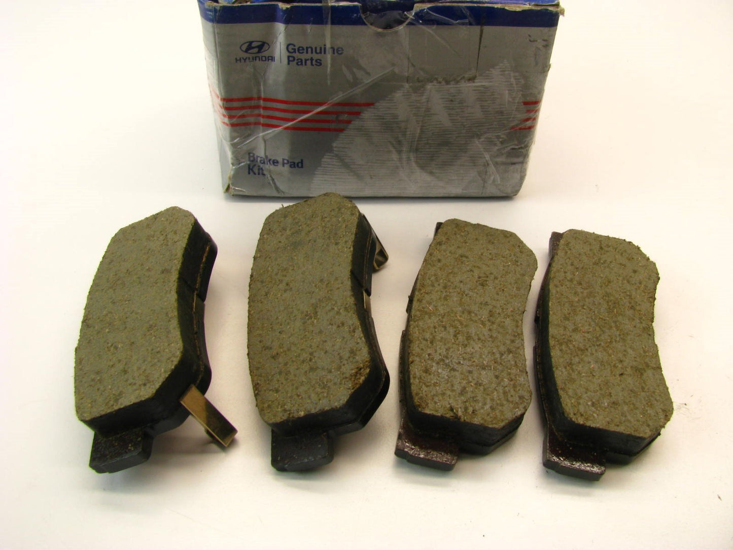 NEW GENUINE Rear Brake Pads Set OEM For Hyundai 583023KA70