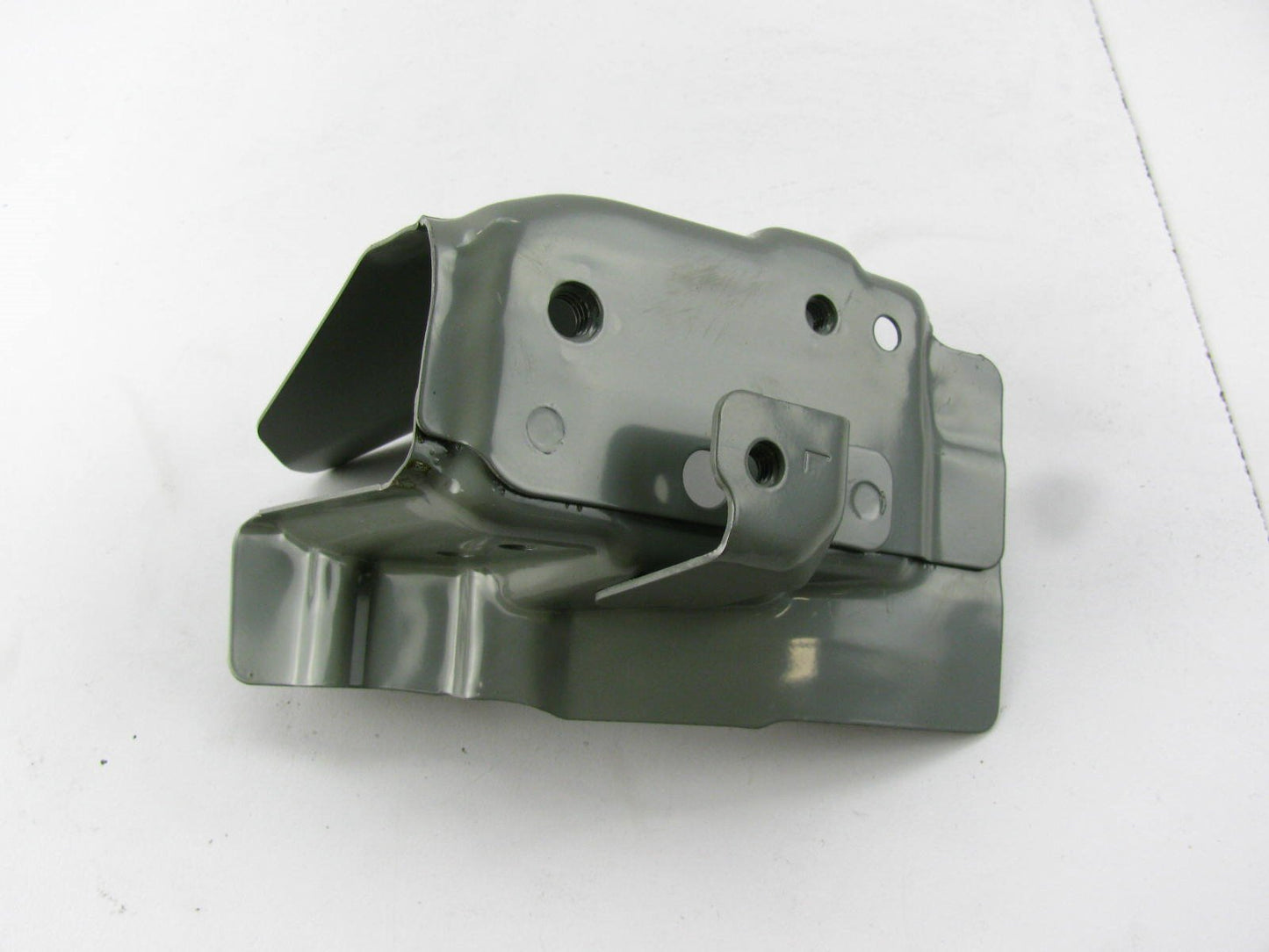Left Drivers Side Fender Apron Mounting Bracket OEM For 2015-16 Genesis