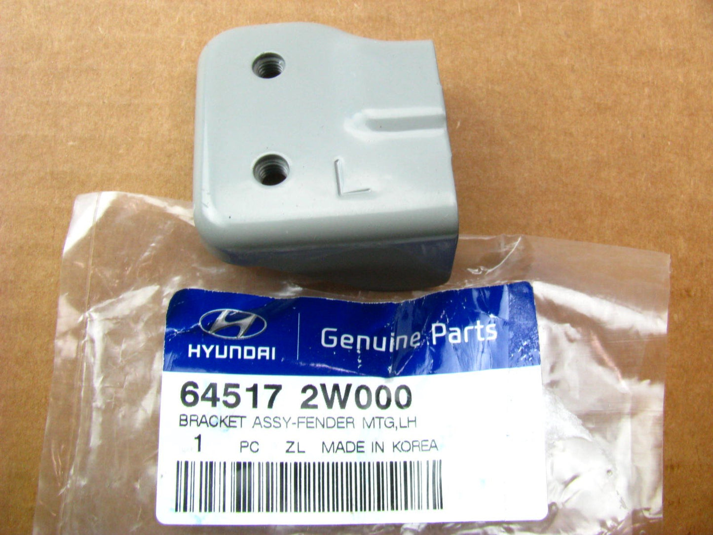 NEW GENUINE Left Fender Apron Bracket OEM For 13-18 Santa Fe, Santa Fe Sport