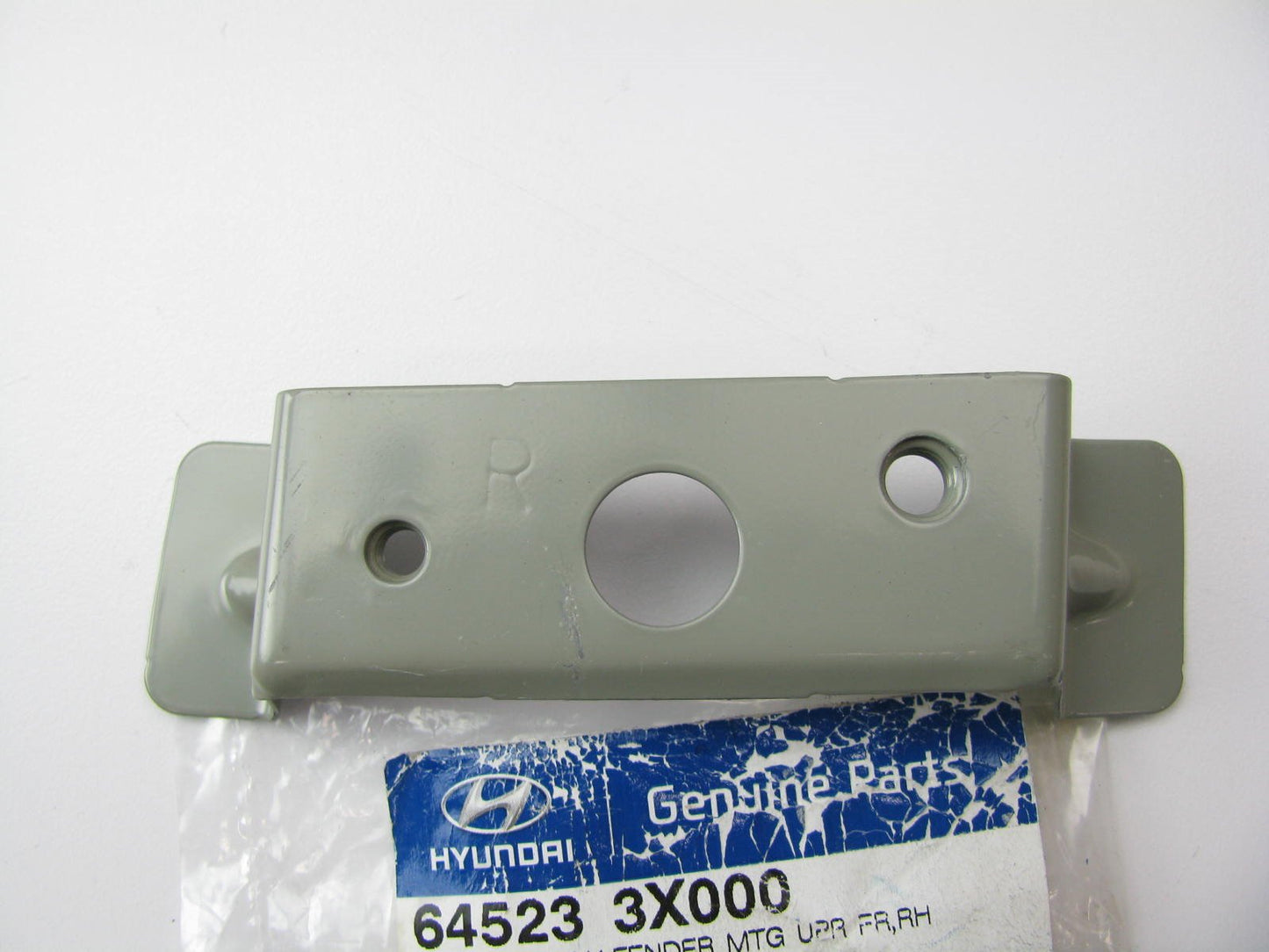 NEW GENUINE Right Side Fender Bracket OEM For 2012-16 Hyundai Elantra 645233X000
