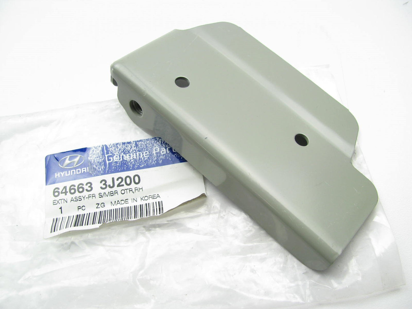 NEW - OEM Front Right Side Fender Outer Extension Bracket For 2007-2012 Veracruz