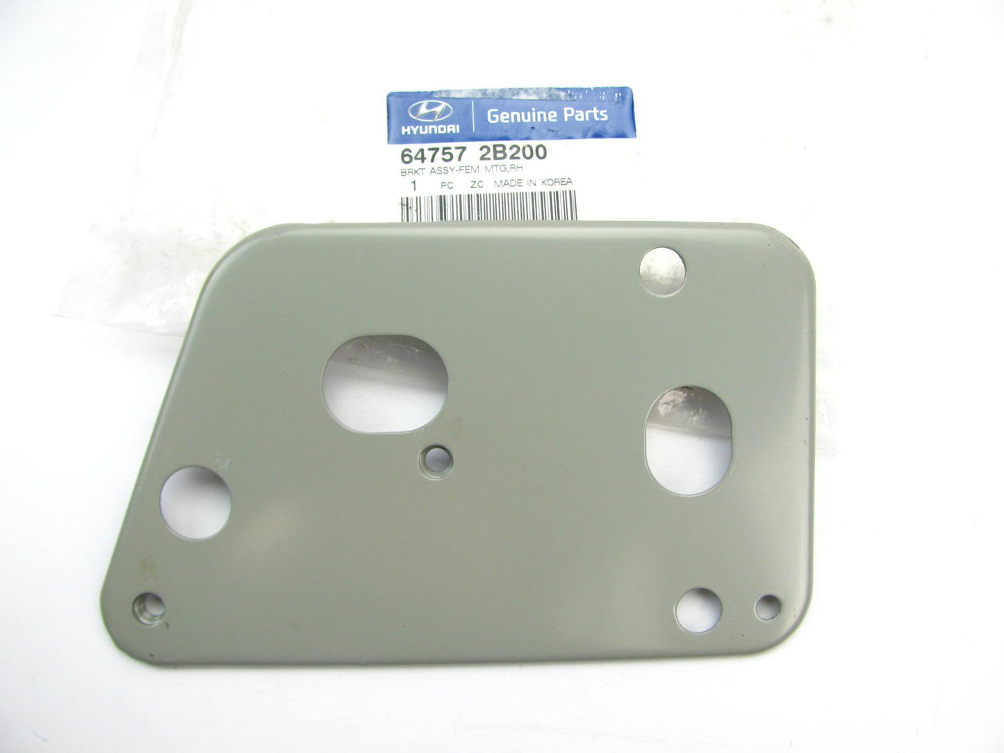 New OEM Fender Mounting Bracket Right Passenger For 10-12 Santa Fe 647572B200
