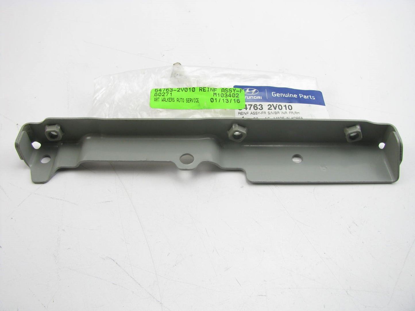 Front Right Inner Fender Reinforcement Bracket OEM For 12-17 Veloster 647632V010