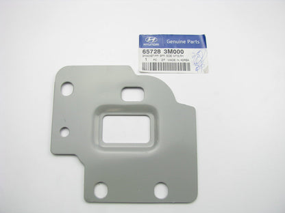 New OEM Rear Bumper Side Mounting Bracket Right Passenger For 09-14 Genesis