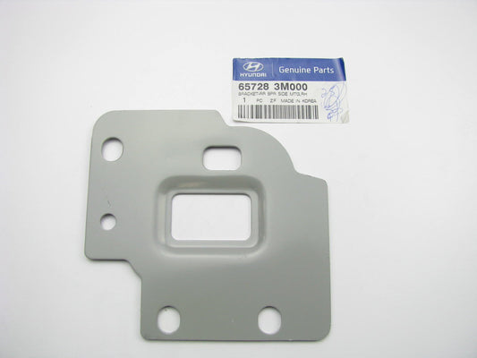 New OEM Rear Bumper Side Mounting Bracket Right Passenger For 09-14 Genesis