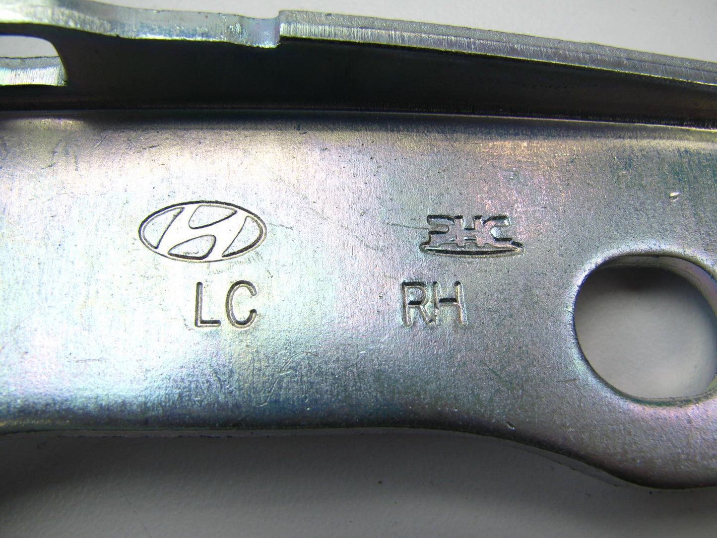 Genuine OEM For 2001-2005 Hyundai Accent RIGHT Hood Hinge 7912025001 Passengers