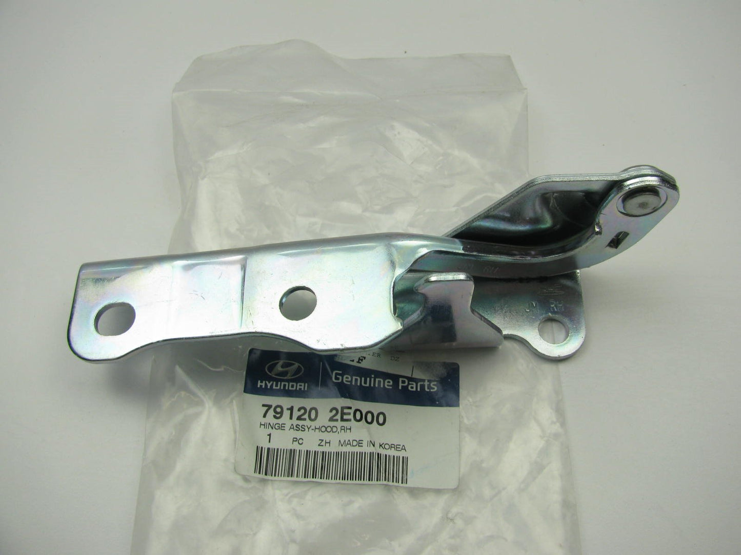 New OEM Hood Hinge Right Passenger For 05-09 Hyundai Tucson 791202E000