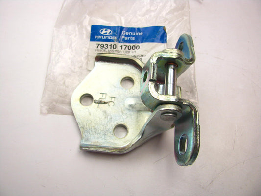 NEW - OEM 7931017000 Front LEFT Side Door Upper Hinge For 2007-2008 Entourage