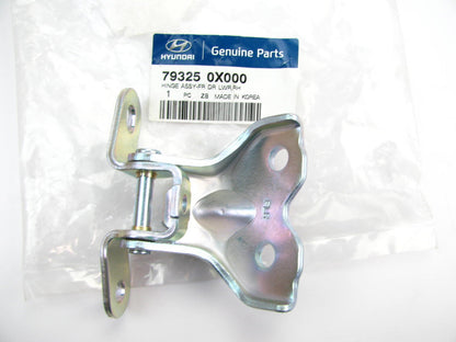 New OEM Front Lower Door Hinge Right Passenger For 12-13 Accent 793250X000