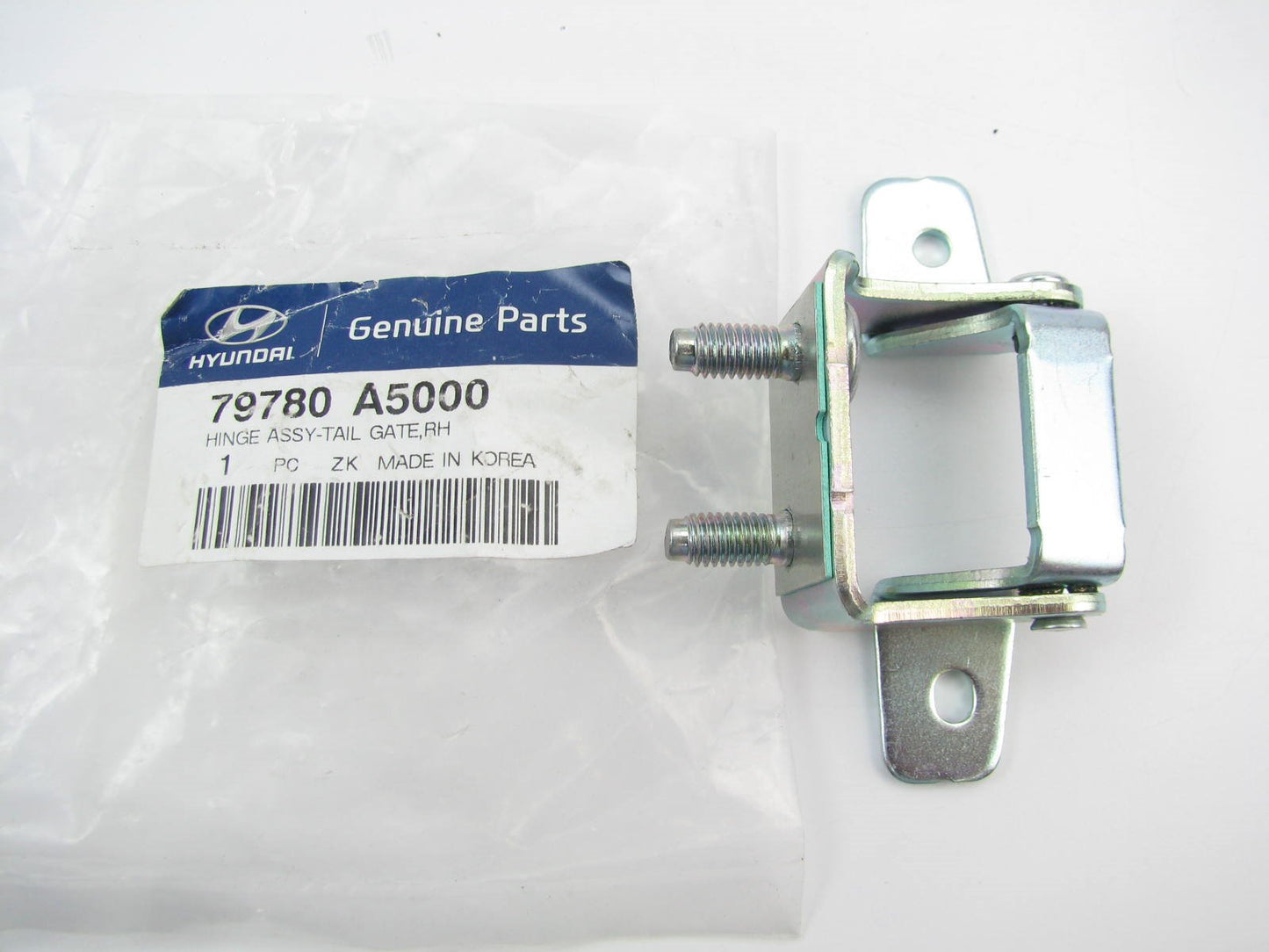 NEW - OEM 79780A5000 Rear RIGHT Tail Lift Gate Hinge For 2013-2014 Elantra GT