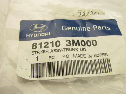 NEW GENUINE Trunk Lid Lock Striker ( W/O Power Trunk) OEM For Hyundai 812103M000