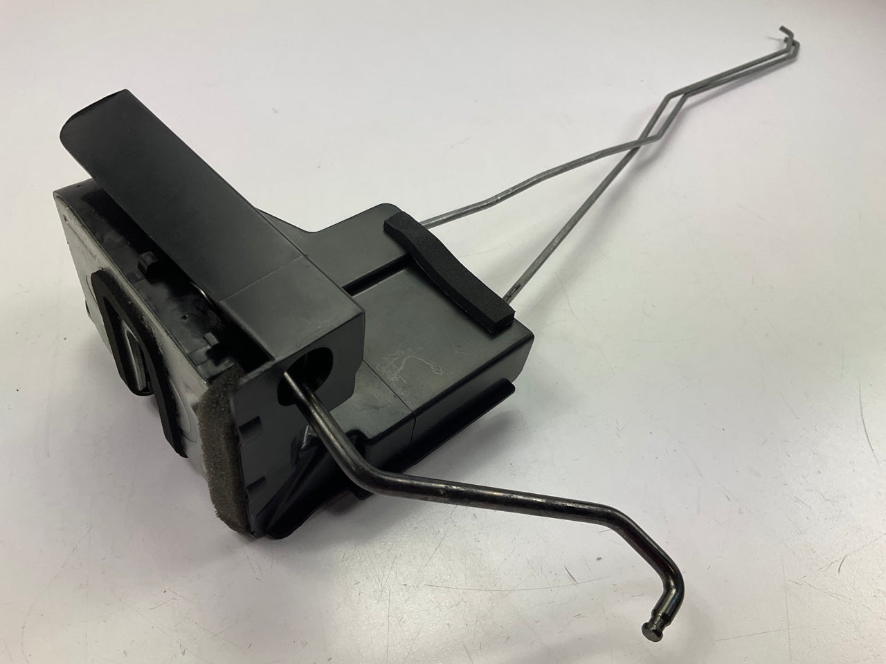 NEW Rear Left Drivers Side Door Latch OEM For 2006-2011 Hyundai Accent 814101E00