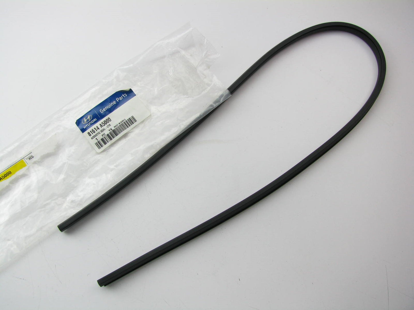 New Rear Center Sunroof Frame Weather Strip Seal For 13-17 Elantra GT 81614A5000