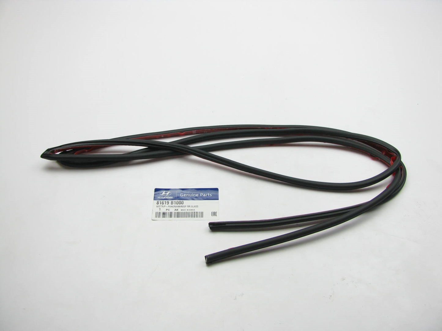 NEW - OEM PANORAMAROOF Rear Glass Weatherstip Seal For 2014-2015 Genesis