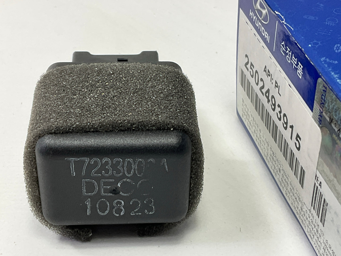 NEW GENUINE Sunroof Relay OEM For Hyundai 8165027000