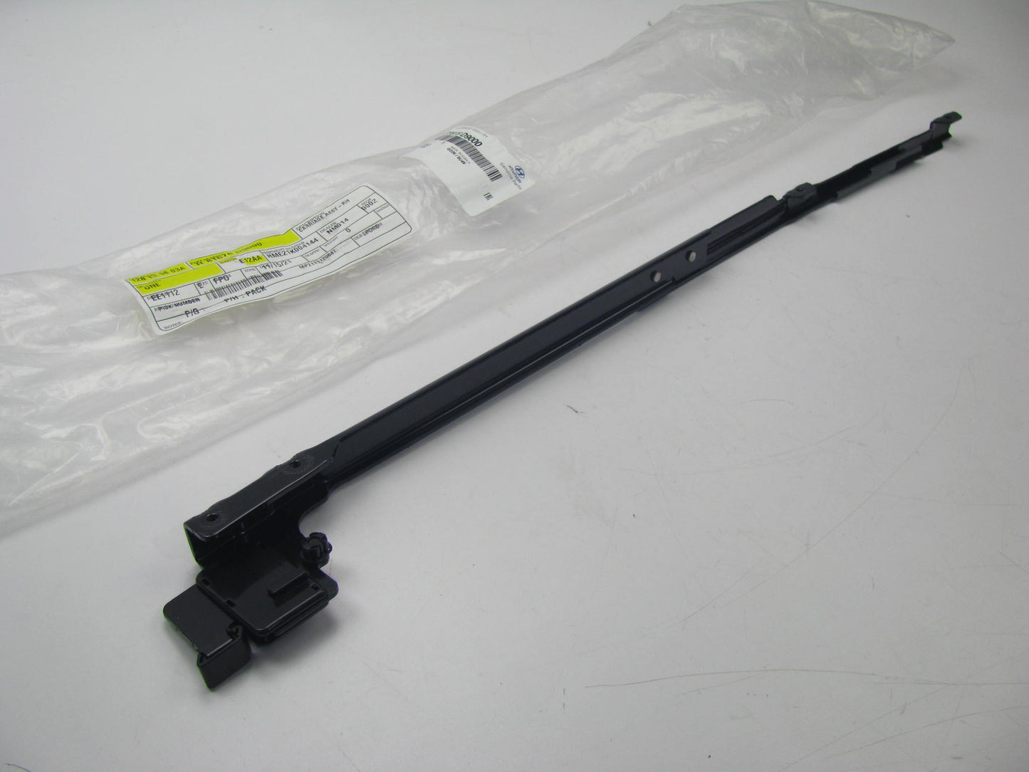 NEW Right Passengers Side Sunroof Carriage Rail OEM For 16-21 Tucson 81678D9000