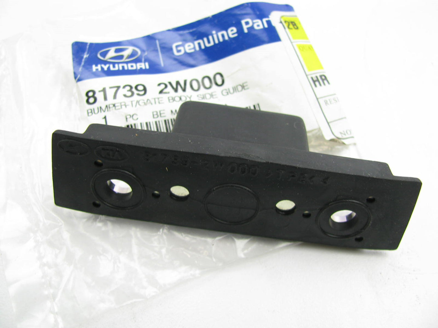 New OEM Tail Gate Body Side Guide Bumper For 14-17 Santa Fe 817392W000