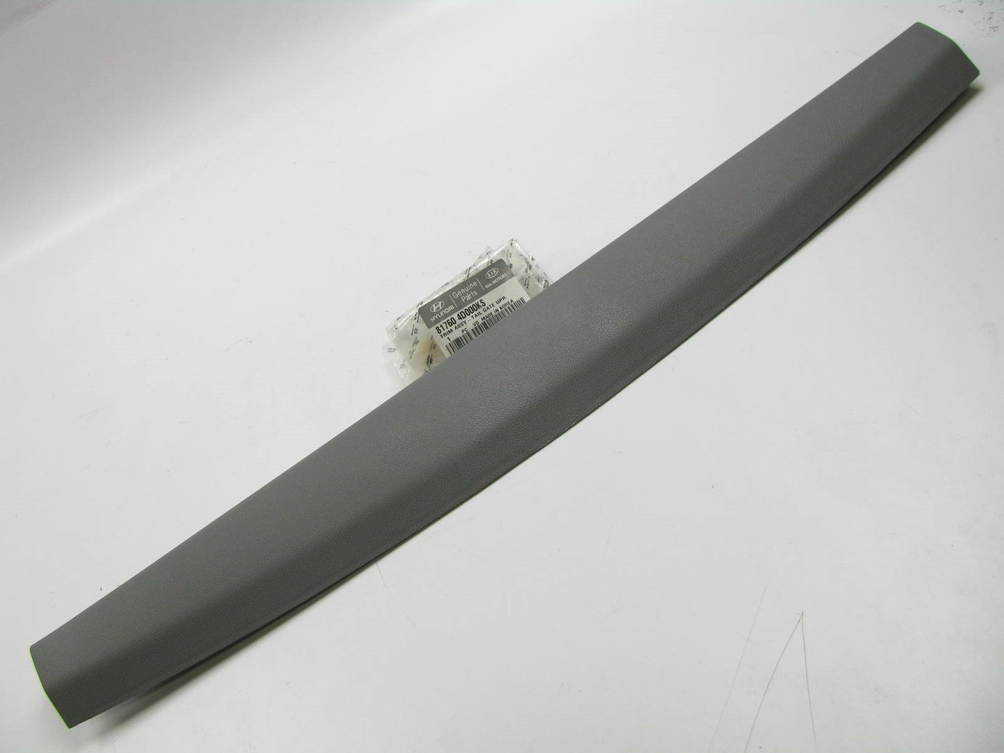 NEW GENUINE Upper Tailgate Hatch GRAY Trim Panel OEM For 06-08 Entourage