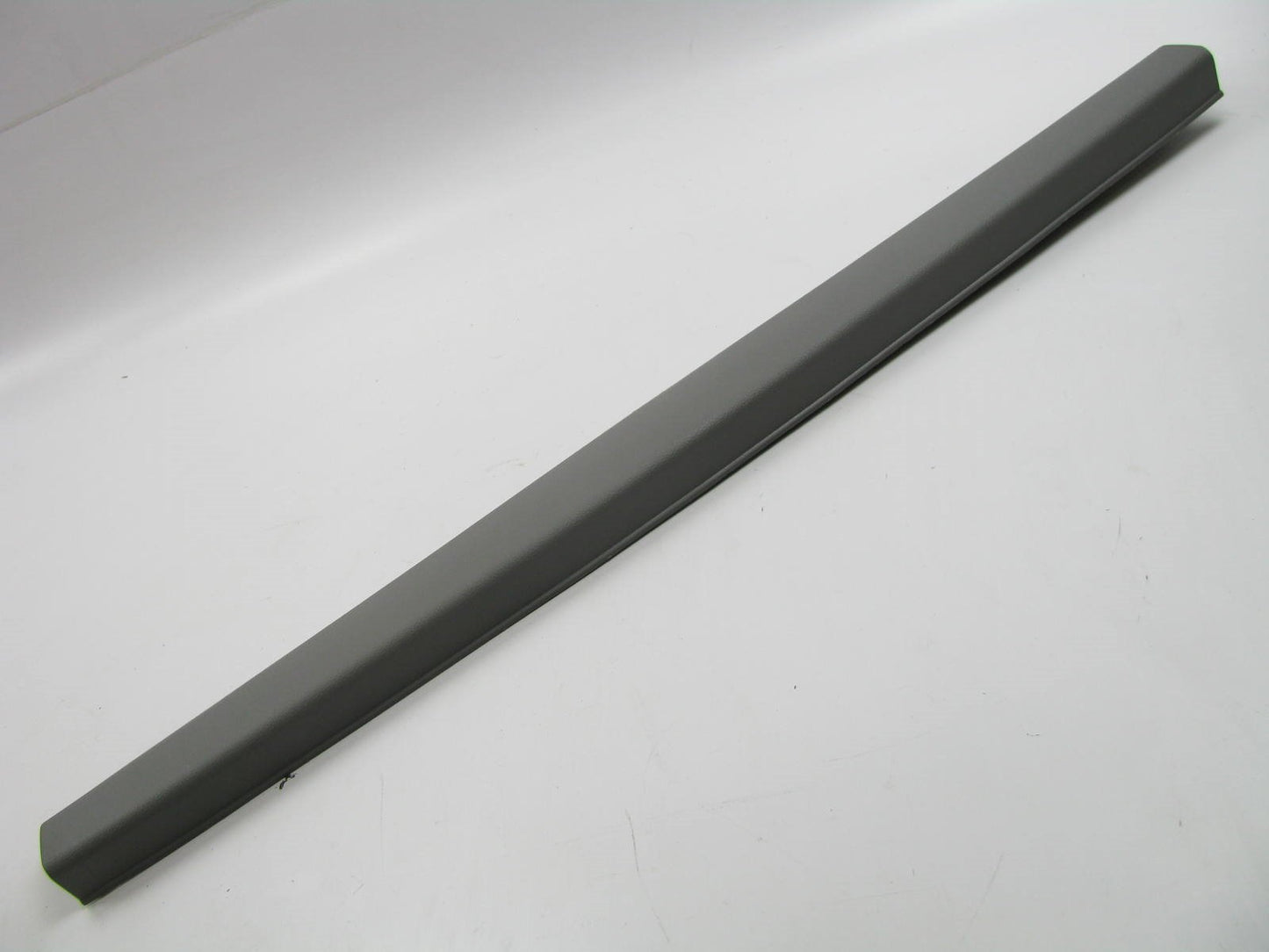 NEW GENUINE Upper Tailgate Hatch GRAY Trim Panel OEM For 06-08 Entourage
