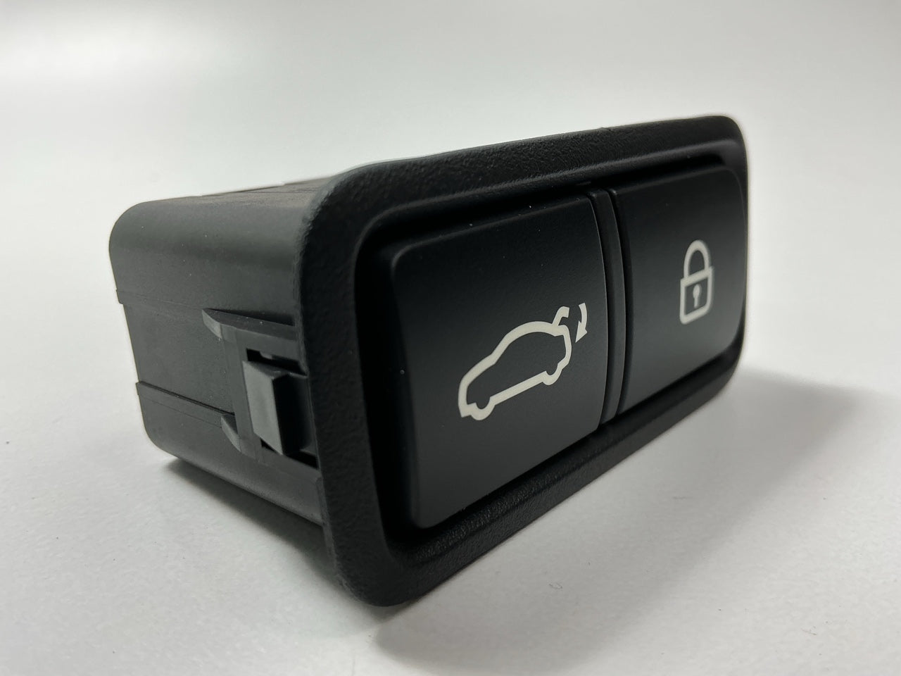 NEW GENUINE Trunk Lid Release Switch OEM For 2015-2016 Genesis  818303T000