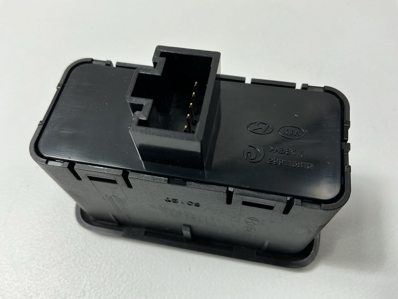 NEW GENUINE Trunk Lid Release Switch OEM For 2015-2016 Genesis  818303T000