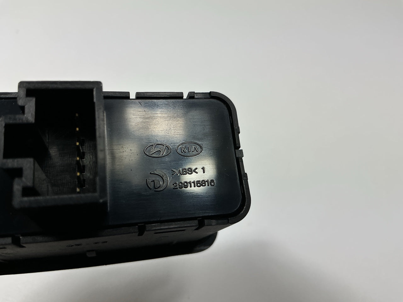 NEW GENUINE Trunk Lid Release Switch OEM For 2015-2016 Genesis  818303T000
