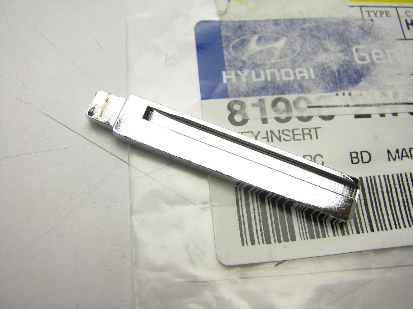 New OEM Insert Emergency Key Blank For 2013-2016 Hyundai Santa Fe 819962W001