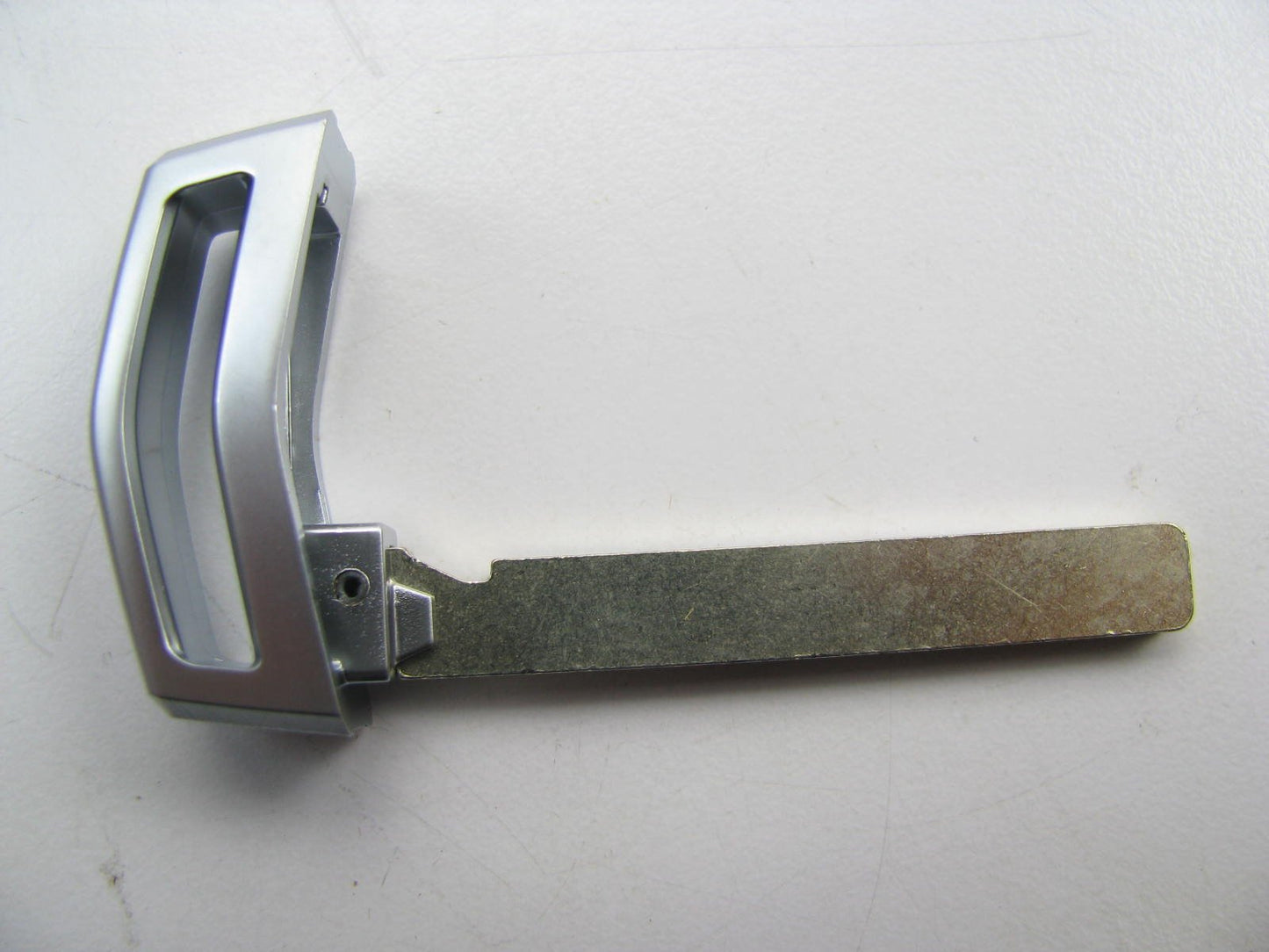 New Genuine Key Blank OEM For 14-16 Genesis 81996B1500