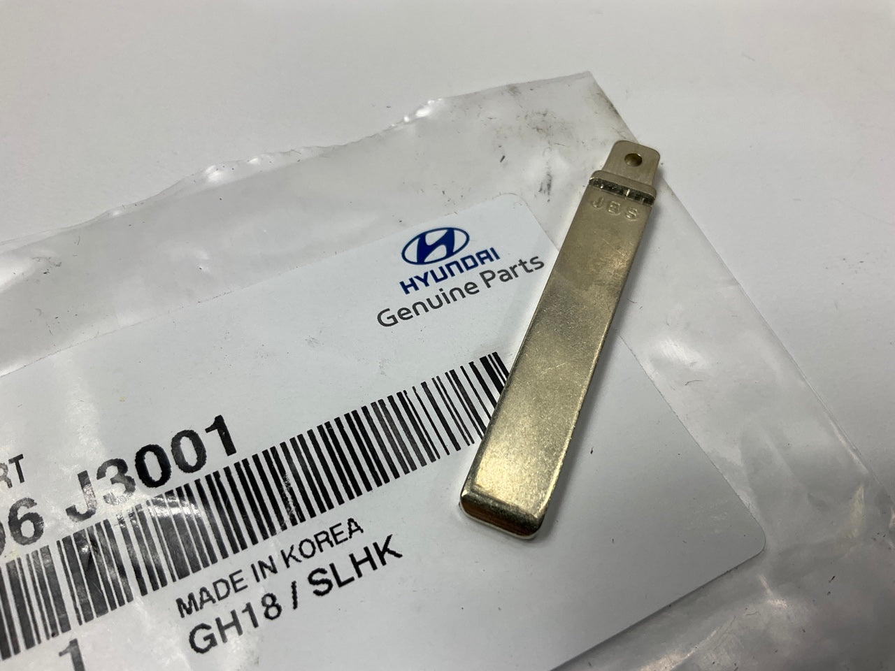 NEW GENUINE Flip Key Fob Key Blank OEM For Hyundai 81996J3001