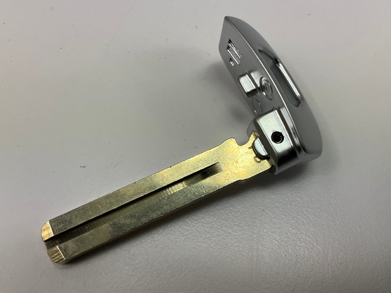 NEW GENUINE Key Fob Blank Key Insert OEM For 2020-2023 Hyundai Sonata 81996M5000