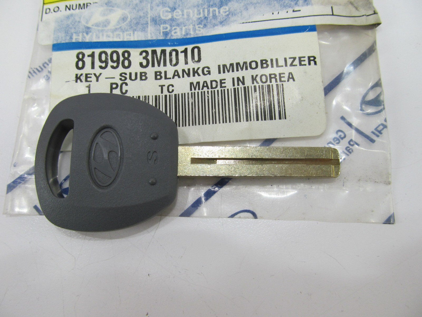 NEW - OEM 819983M010 Key Blank For 2008-2014 Genesis