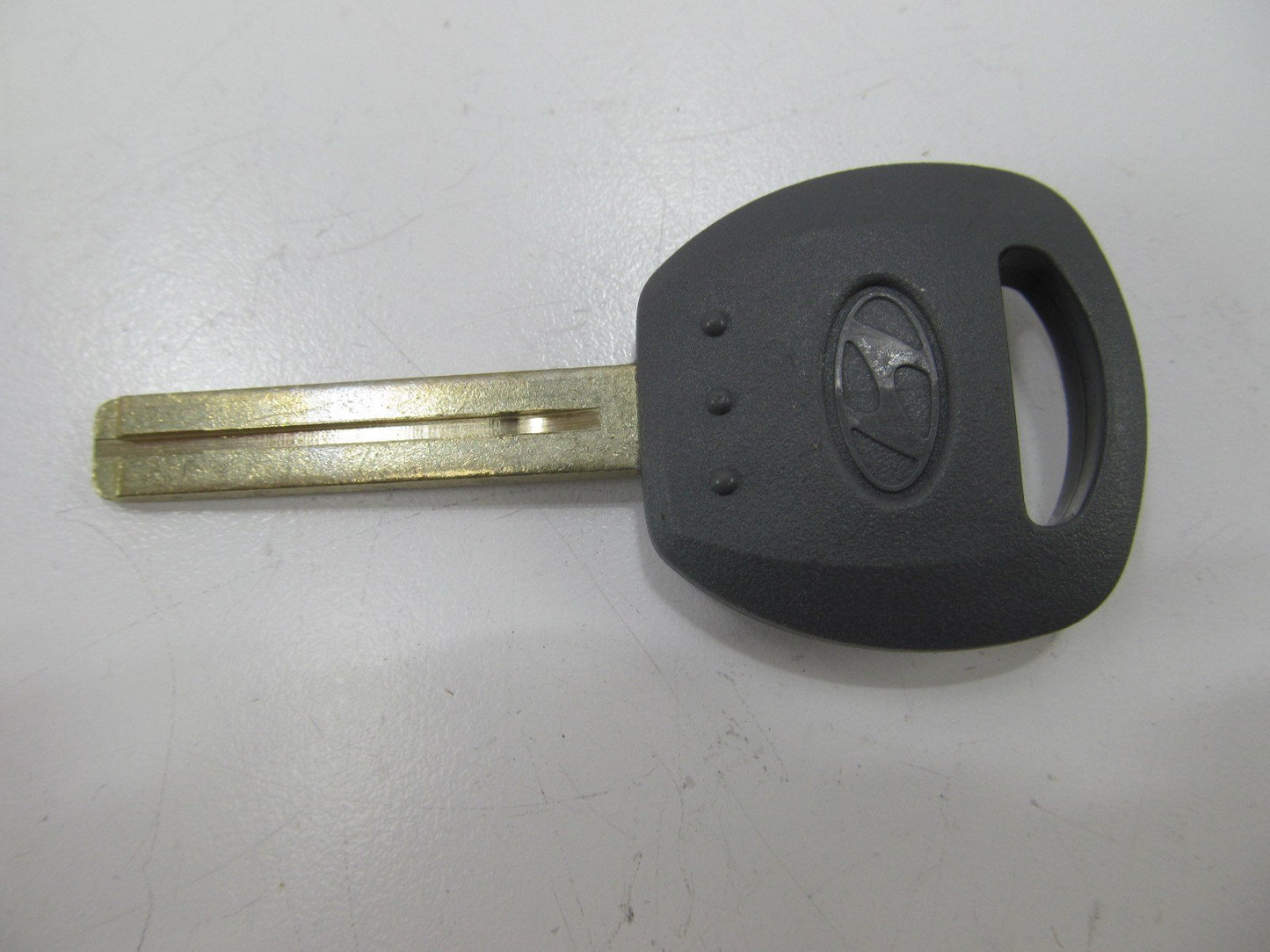 NEW - OEM 819983M010 Uncut Immobilizer Key Blank For 2008-2014 Genesis