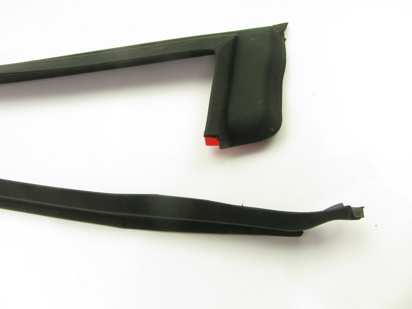 New Genuine Front Right Door Upper Weatherstrip Seal OEM For 2010-2013 Equus