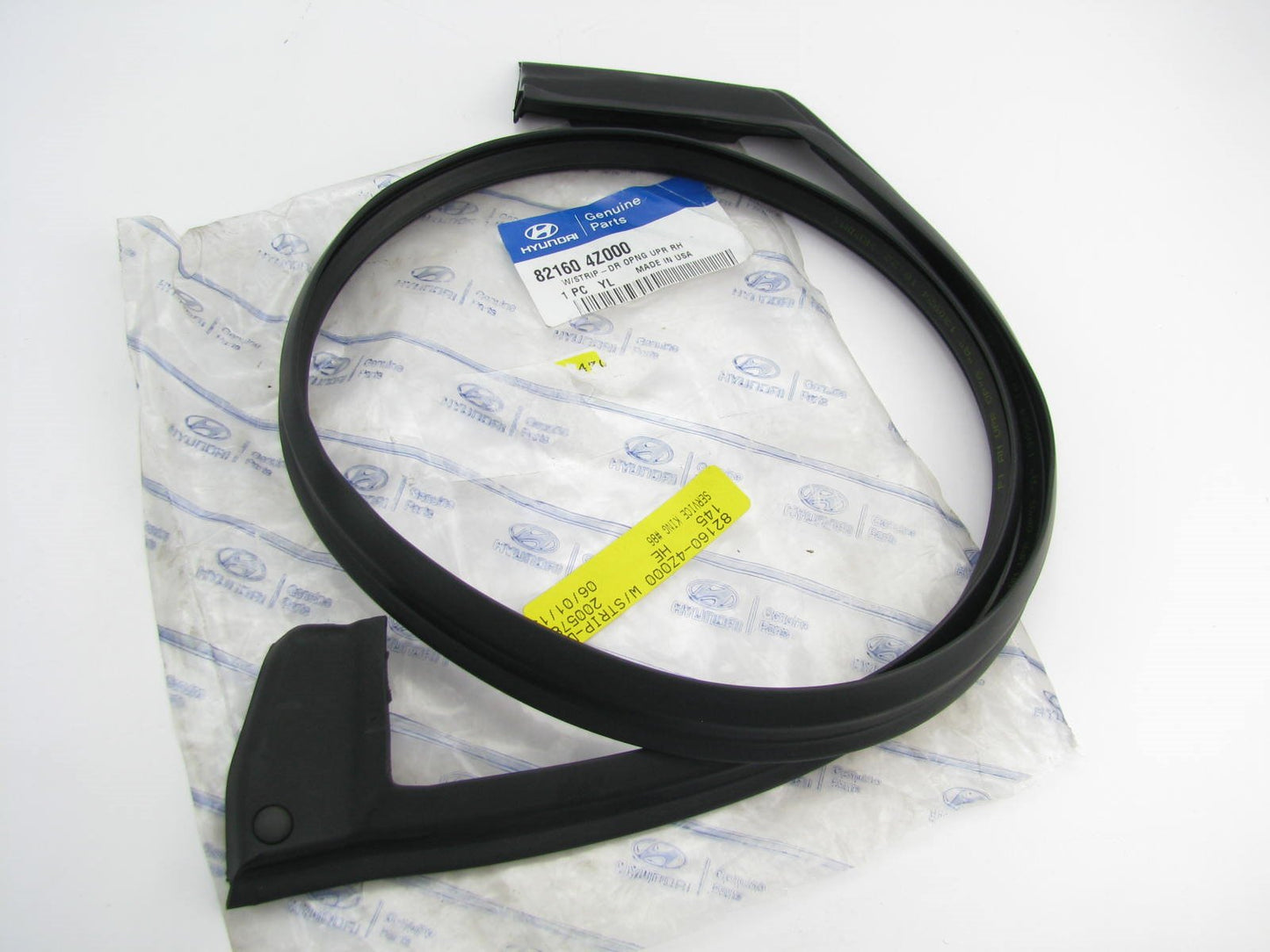 Front Right Passengers Side Door Weatherstip Seal OEM For 2013-2018 Santa Fe