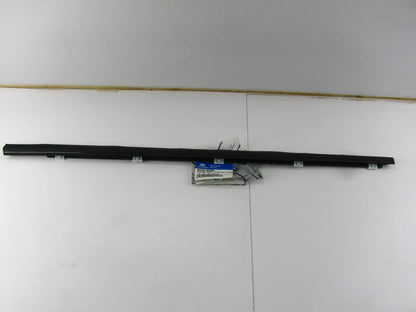 New Genuine FRONT RIGHT Door Weatherstrip Belt Seal OEM For 2006-2010 Sonata