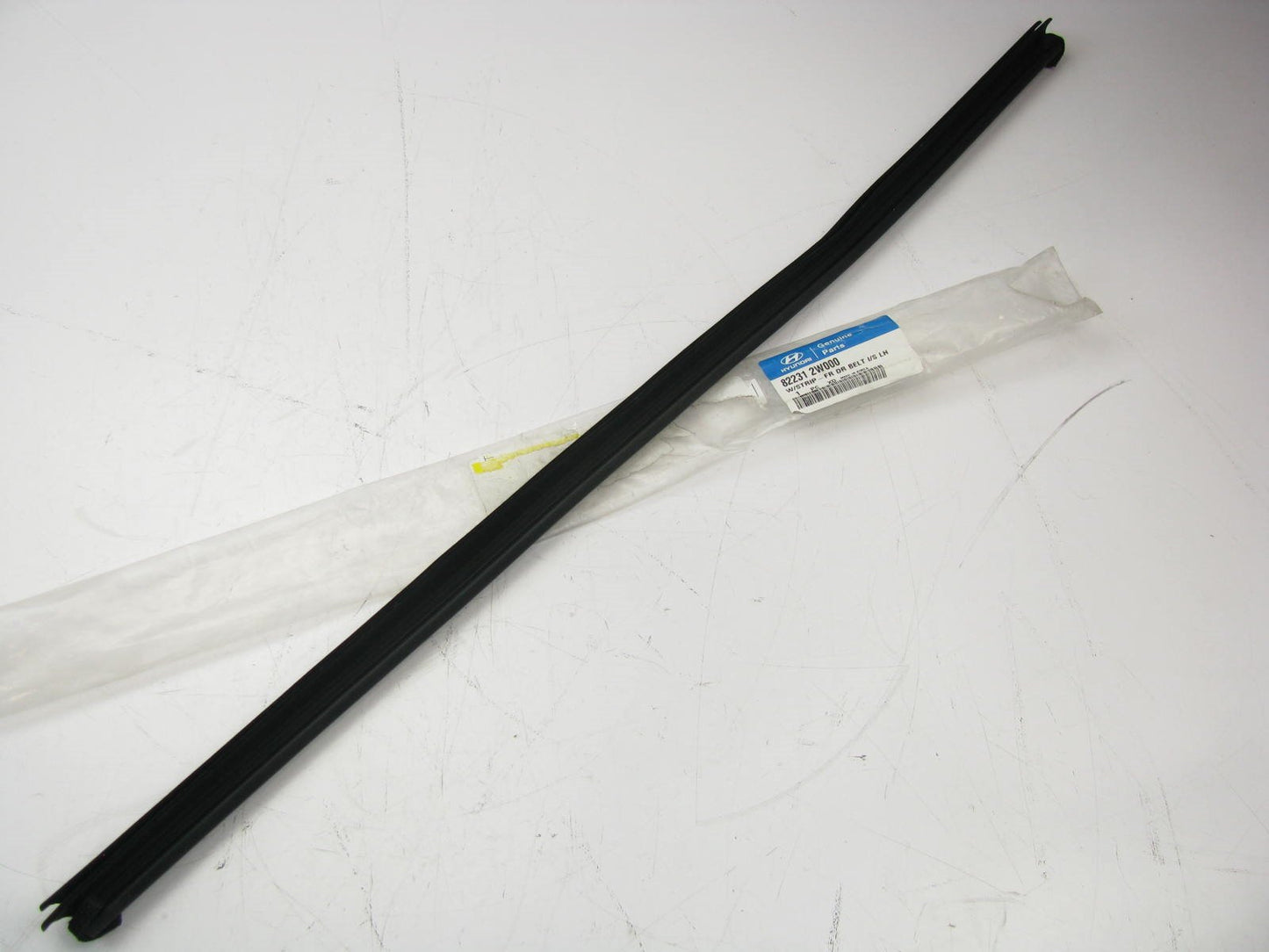 NEW FRONT LEFT Door Window Belt Weatherstrip Seal OEM For 2013-2016 Santa Fe