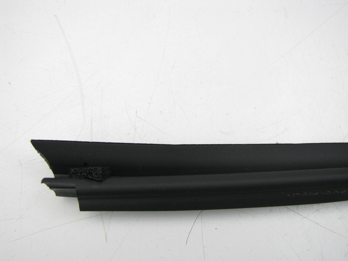 NEW Front Left Door Window Belt Weatherstrip Seal OEM For 2009-12 Elantra WAGON