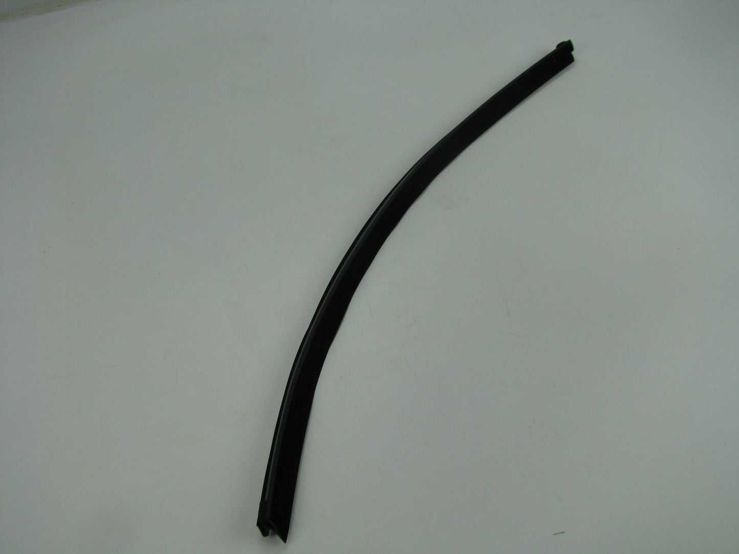 New Front Left Driver Side Door Belt Inner Weatherstrip Seal For 11-15 Sonata