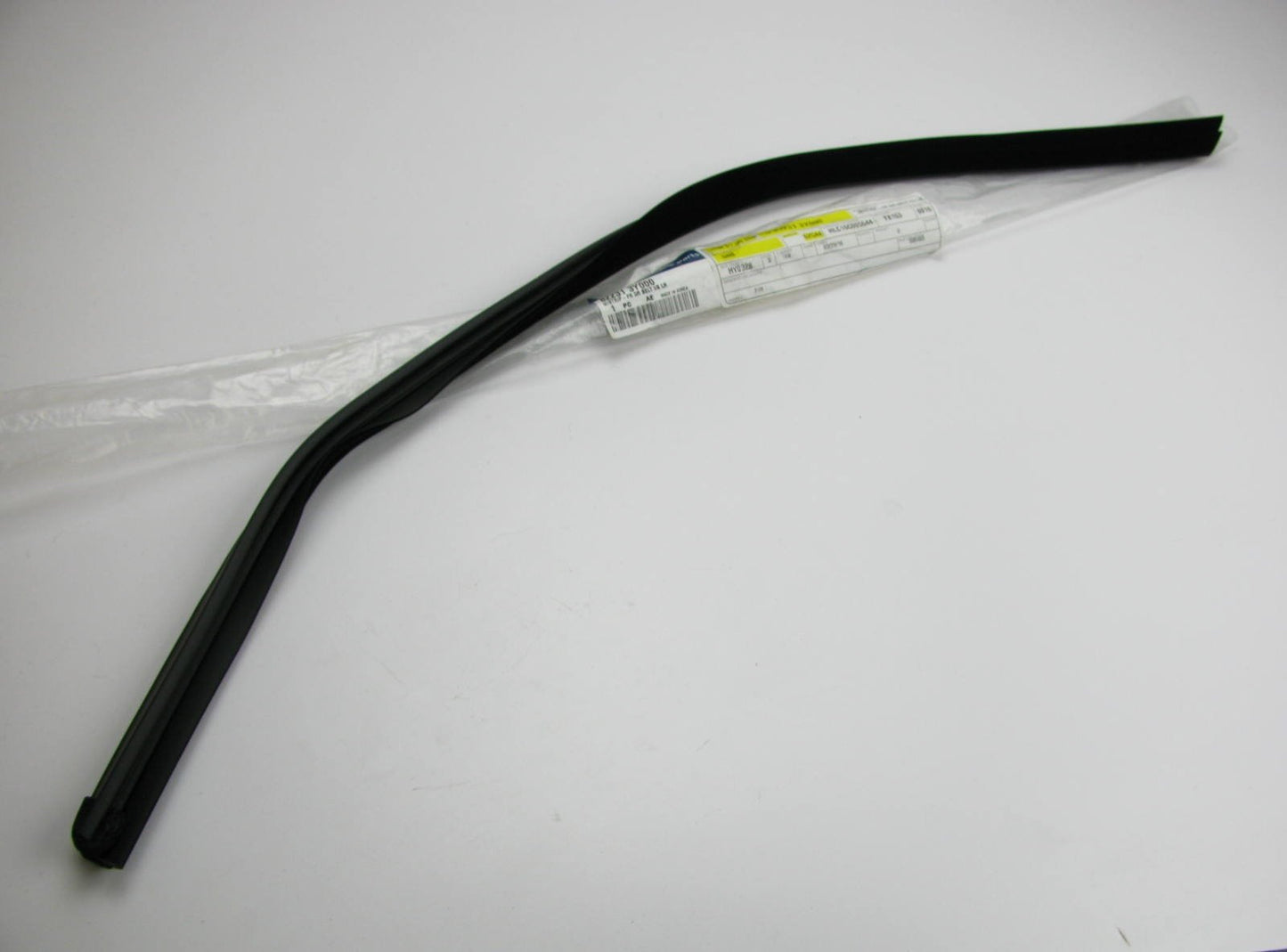 FRONT LEFT Drivers Door Window Belt Weather Strip Seal OEM For 13 Elantra SEDAN
