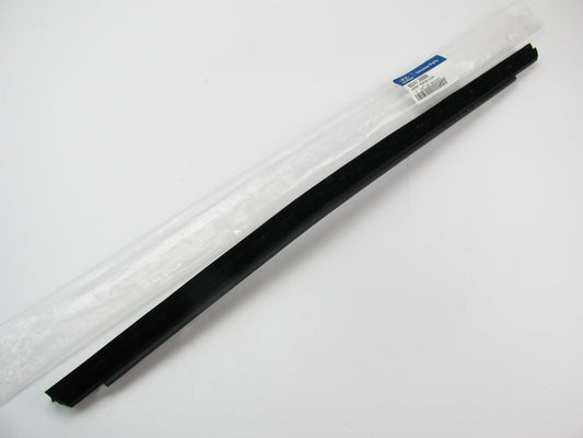 Front Inner Right Passengers Side Door Belt Weatherstrip OEM For 07-12 Santa Fe