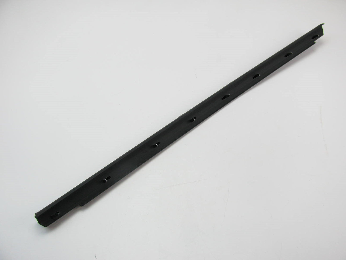 Front Inner Right Passengers Side Door Belt Weatherstrip OEM For 07-12 Santa Fe