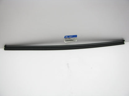 Front Right Passengers Door Window Belt Weather Strip Seal For 2013-16 Santa Fe