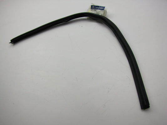 NEW GENUINE FRONT RIGHT Door Window Weatherstrip Seal OEM For 11-12 Elantra